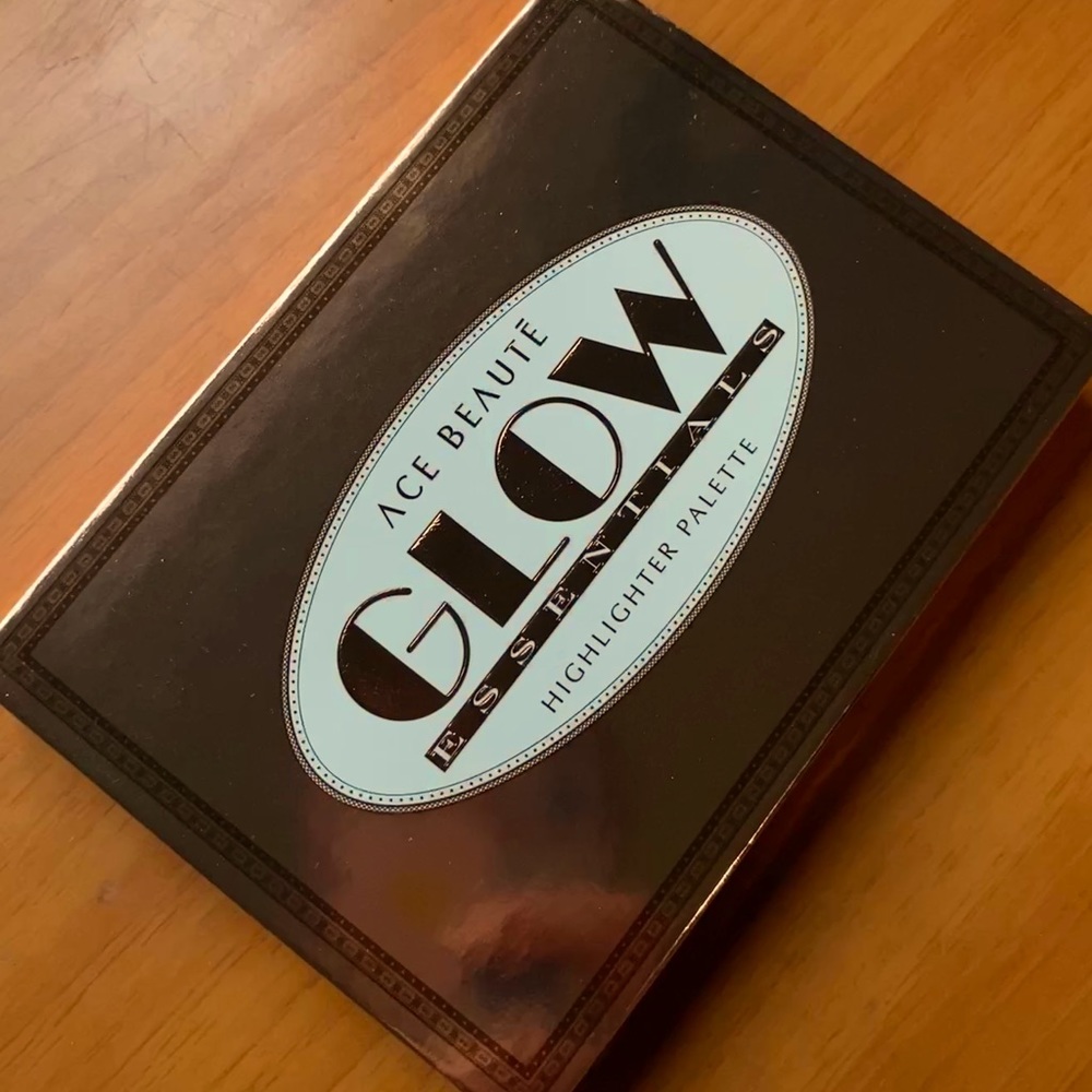 Ace beaute glow essentials highlighter palette